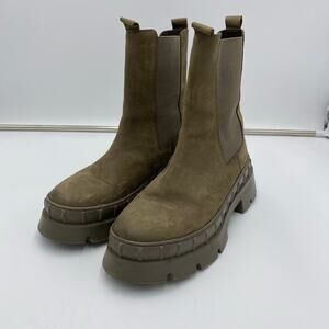 Women's Tan Chelsea Boots